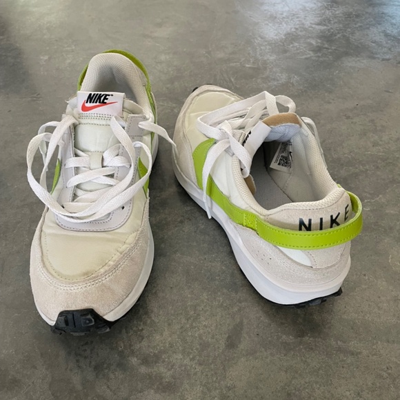 Nike Women’s Waffle Debut Summit White with Atomic Green - Picture 2 of 4